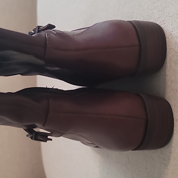 NWT!! Gianni Bini Leather Boots - Picture 8 of 10